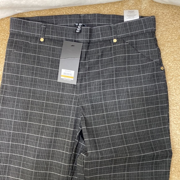 Jones NY stylish plaid Office slacks - Picture 6 of 7